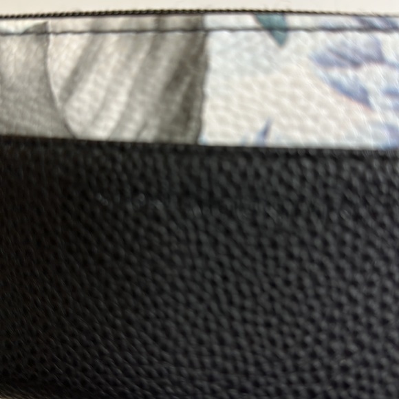 NWOT! Stone Mountain Wallet - Picture 5 of 10